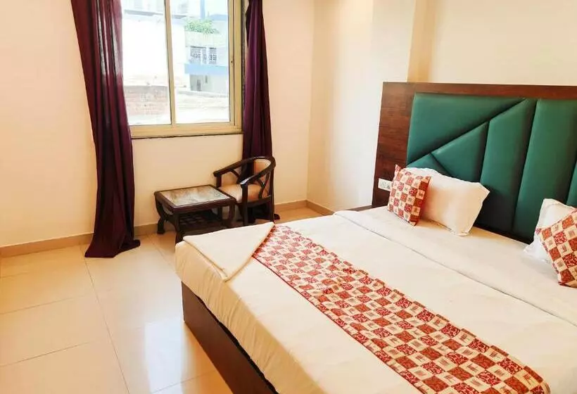 Krone A Family Hotel Near Igi Airport