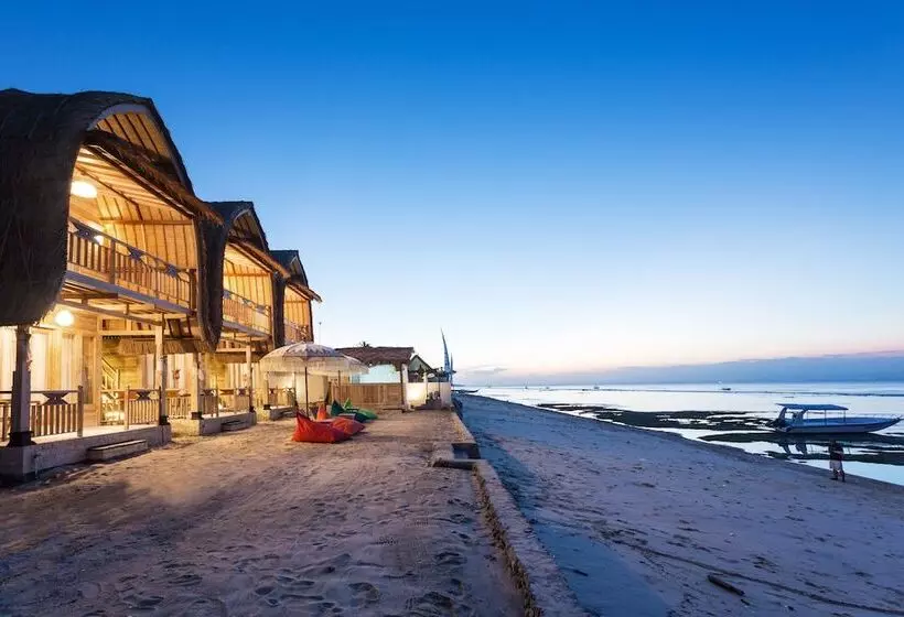 ペンション The Dewi Premier