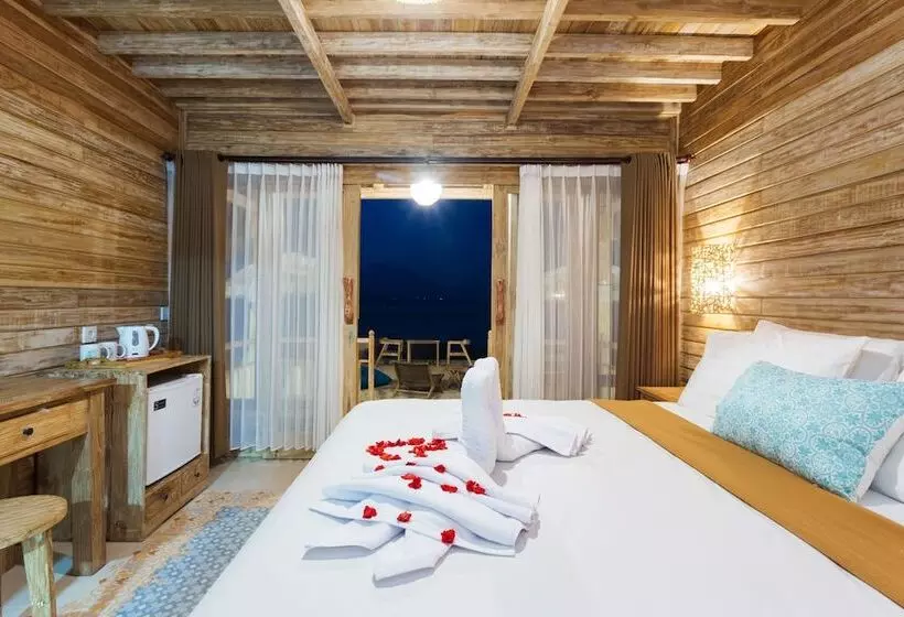 ペンション The Dewi Premier