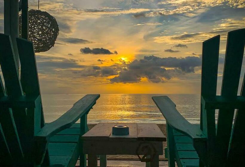 فندق صغير Ozone Beach House