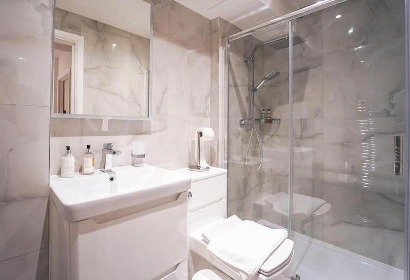 Aamiaismajoitus (B&B) The Avonmore Olympia