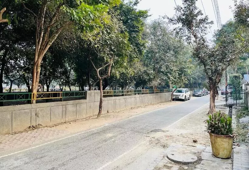هتل Abode Residency Safdarjung Enclave Near U S Embassy Delhi