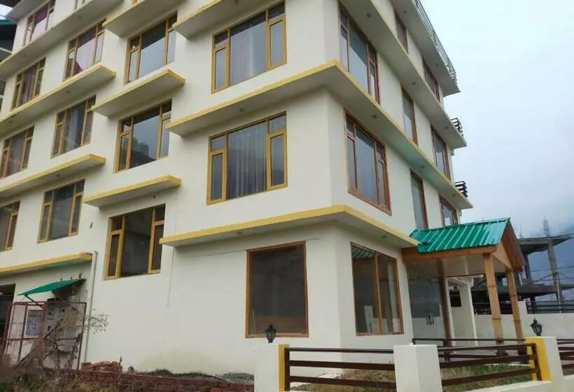 Hotelli Lotus Inn Rohtang View