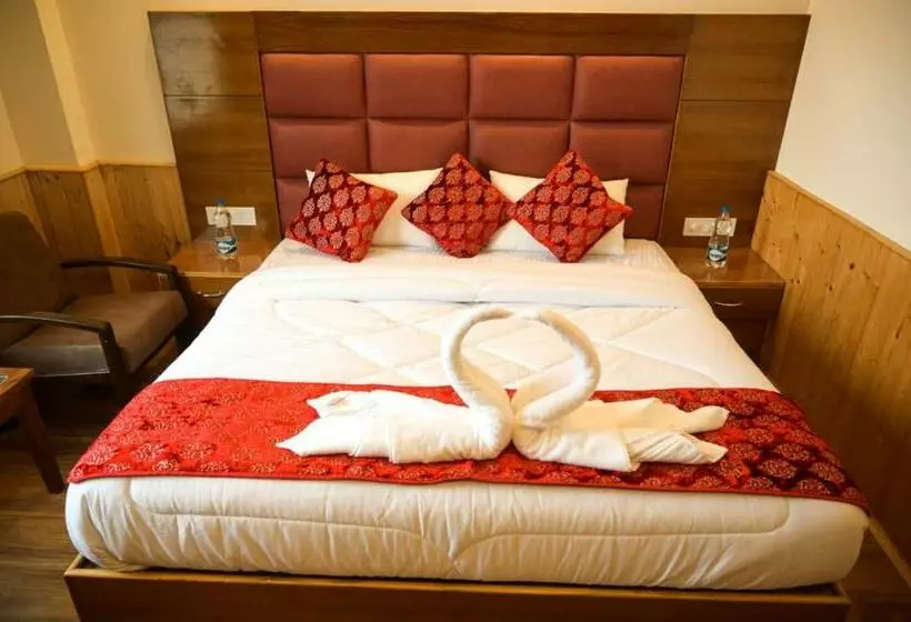 Hotelli Lotus Inn Rohtang View