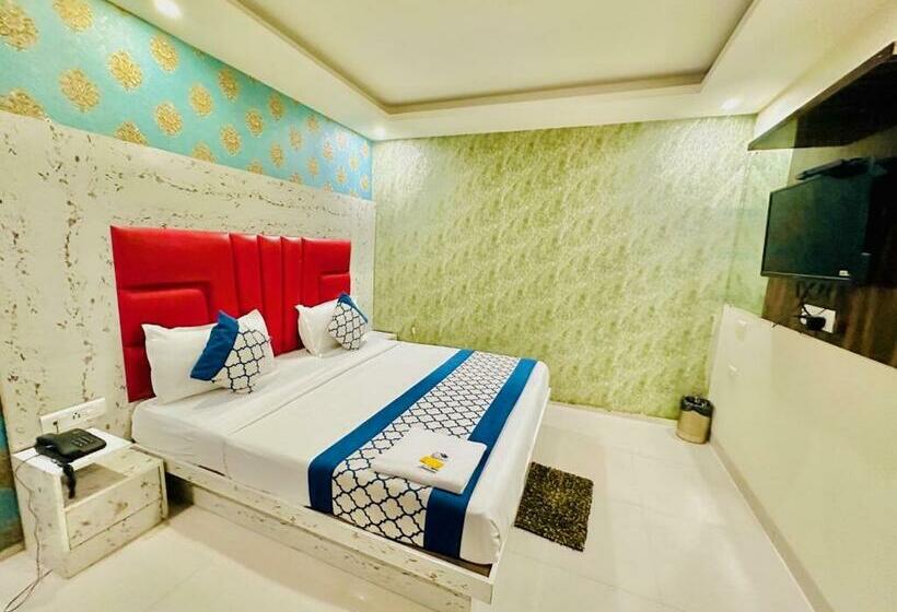 هتل Smart Signature Delhi Airport