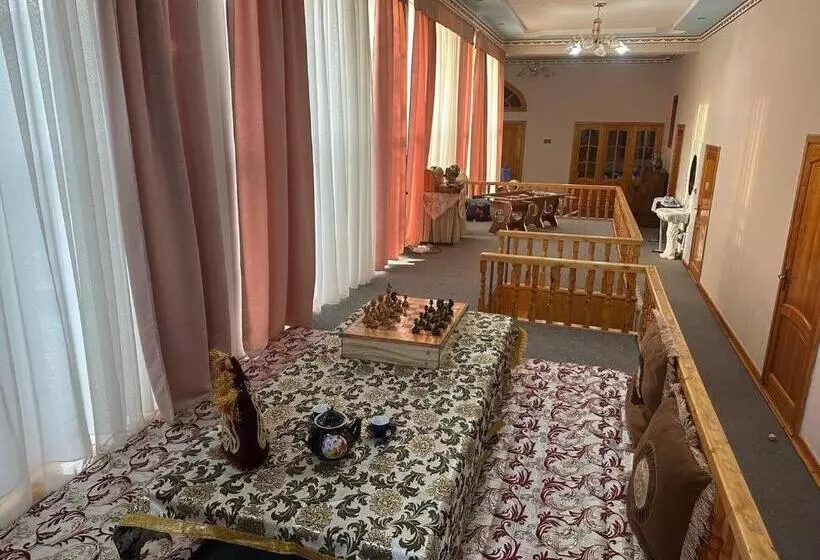 ペンション Shukrona Guest House