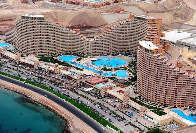 Penthouse In Porto Pyramids Elsokhna Families Only