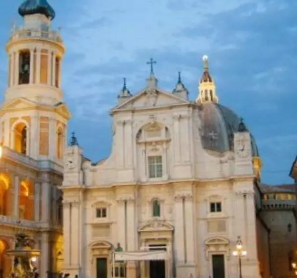 Aamiaismajoitus (B&B) La Casa Di Isabella Loreto