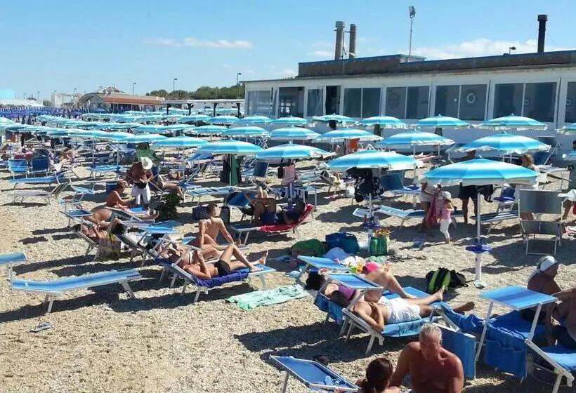 Aamiaismajoitus (B&B) La Casa Di Isabella Loreto