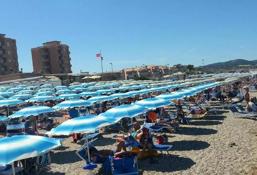 Aamiaismajoitus (B&B) La Casa Di Isabella Loreto