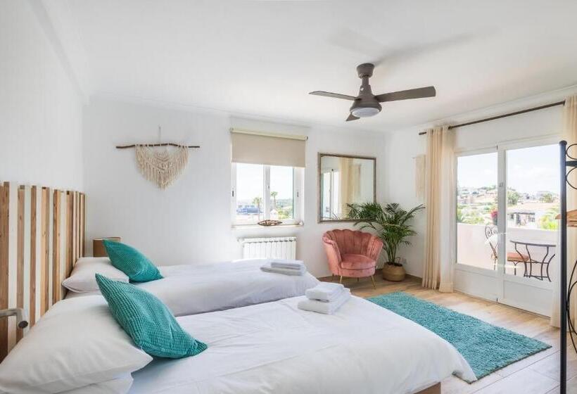 تختخواب و صبحانه Vida Boa Lodge