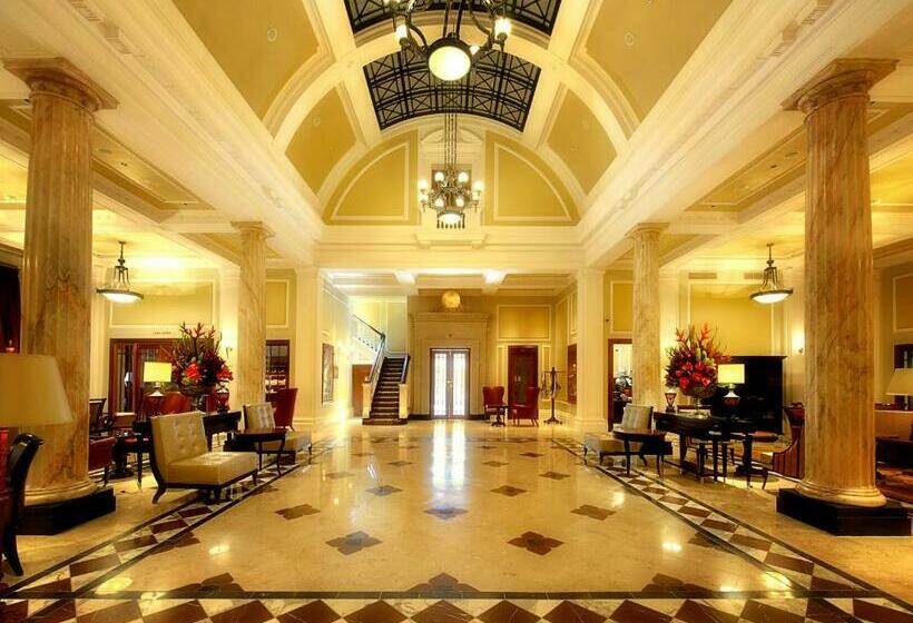 Отель Taj Luxury Suite