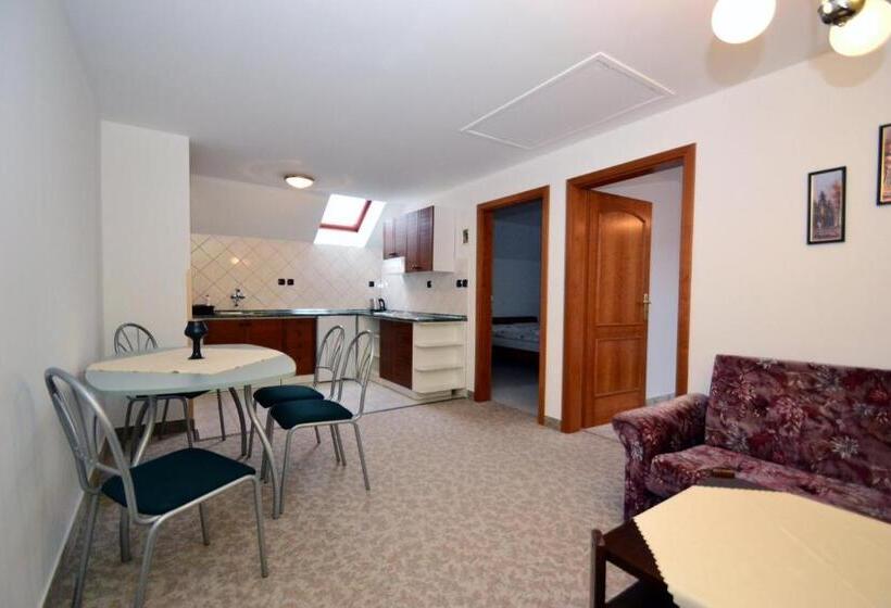ペンション Apartmány Florian