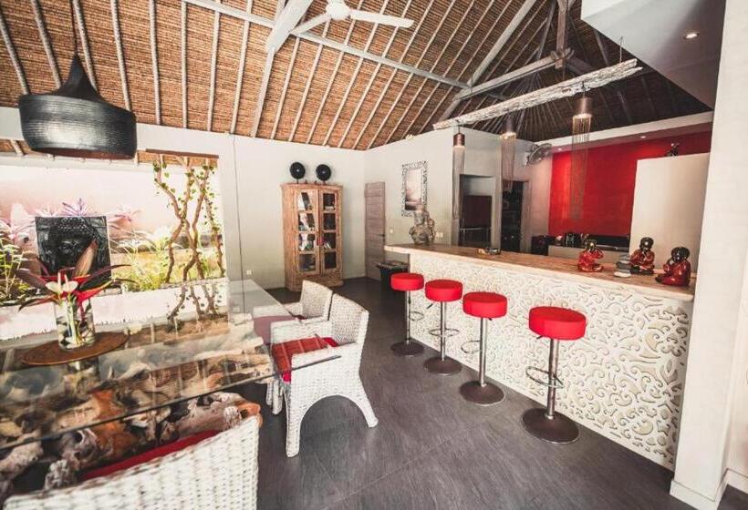 펜션 Maylie Bali Villa & Bungalows