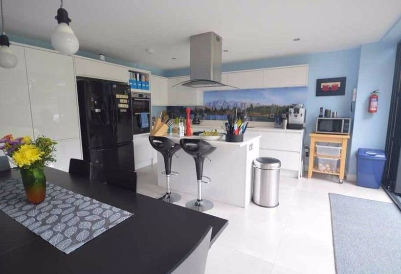 Aotearoa Southport Bed And Breakfast