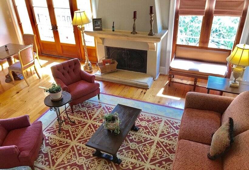 ベッドアンドブレックファースト Calipaso Winery