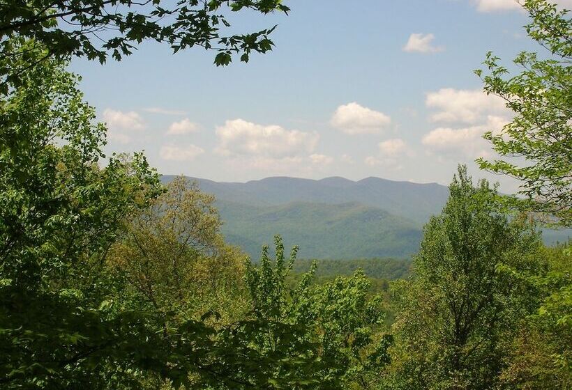 مبيت وإفطار Fire Mountain Resort