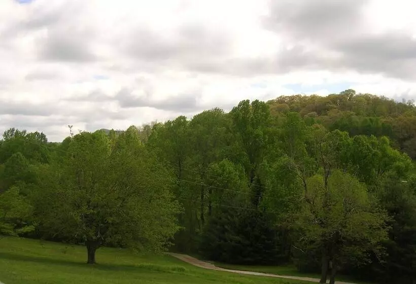 Aamiaismajoitus (B&B) Fire Mountain Resort