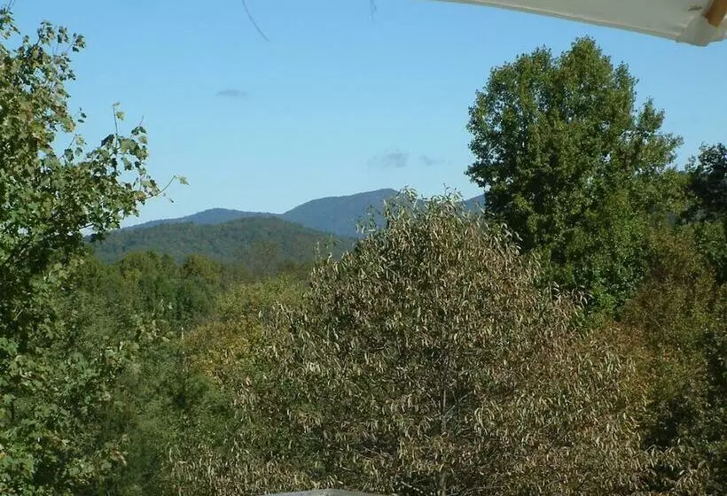 Aamiaismajoitus (B&B) Fire Mountain Resort