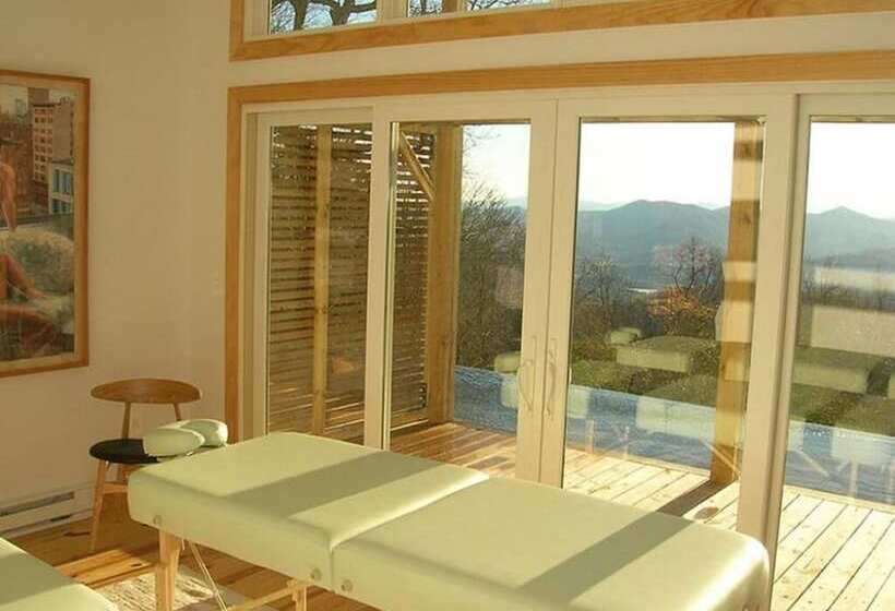 مبيت وإفطار Fire Mountain Resort