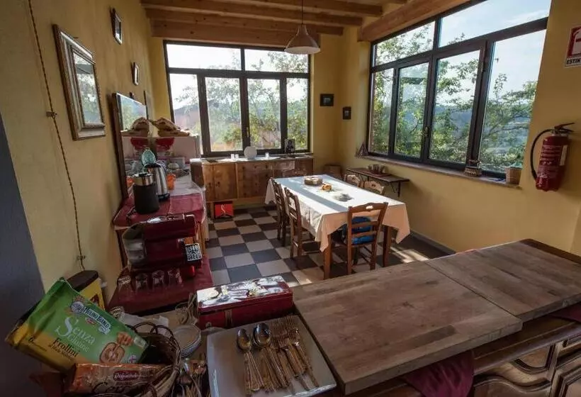 تختخواب و صبحانه La Casa Rossa Country House