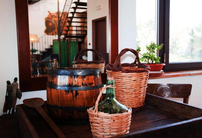 住宿加早餐  La Casa Rossa Country House