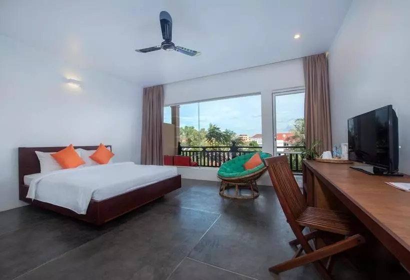 هتل Eocambo Village