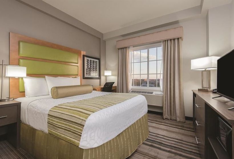 فندق La Quinta Inn & Suites Brooklyn East