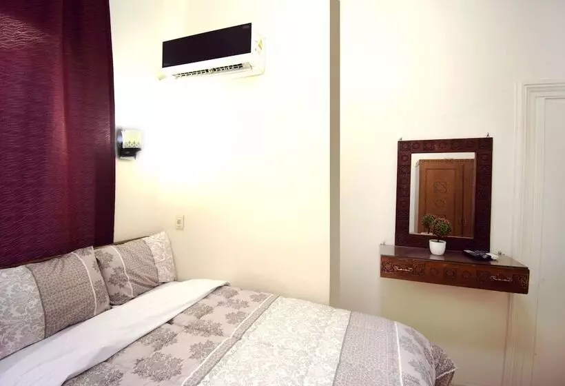 هتل Minerva Grand Hostel Cairo