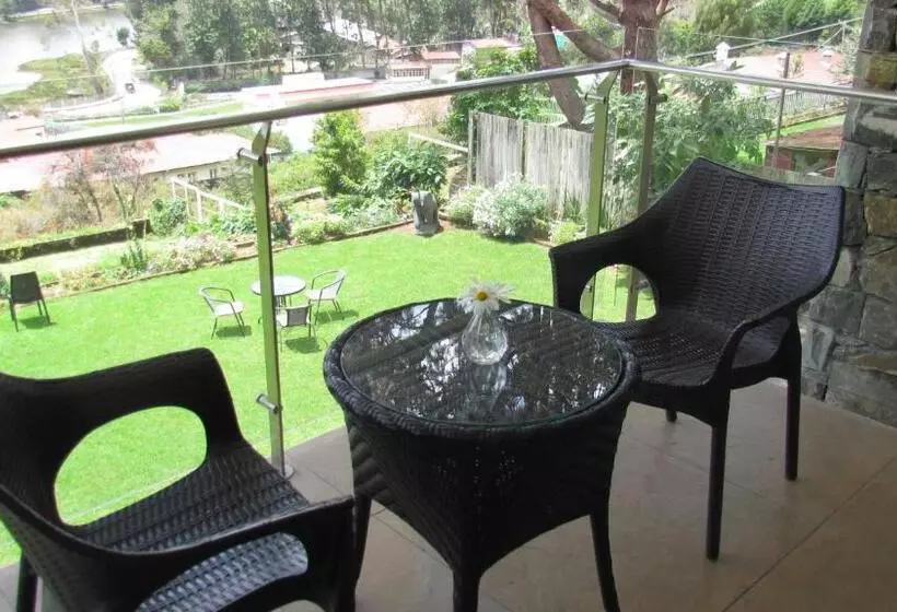 هتل Mountain Retreat Kodai