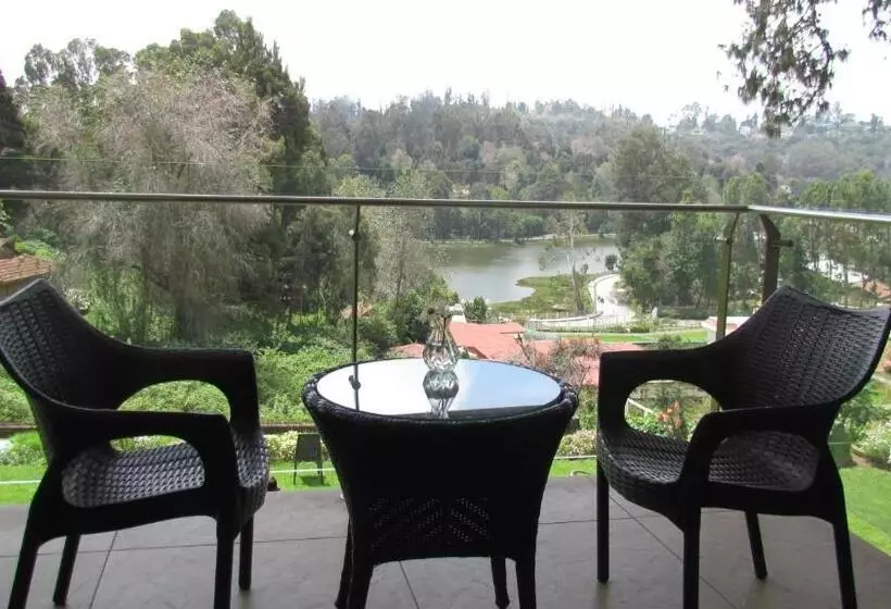 هتل Mountain Retreat Kodai