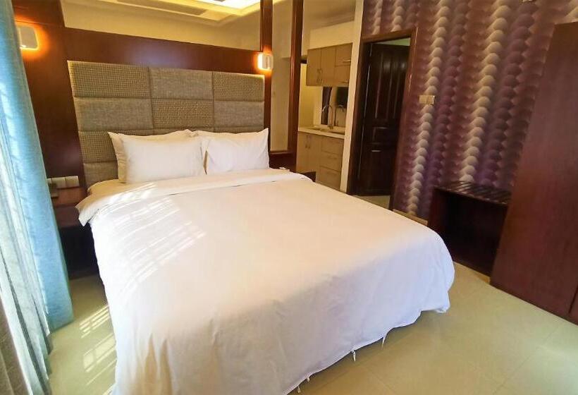 هتل Nascent Gardenia Suites