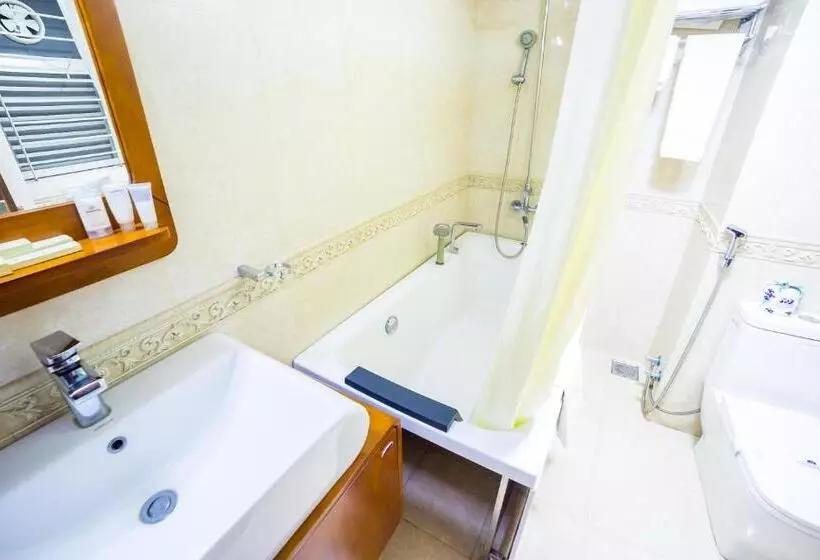 هتل Nascent Gardenia Suites