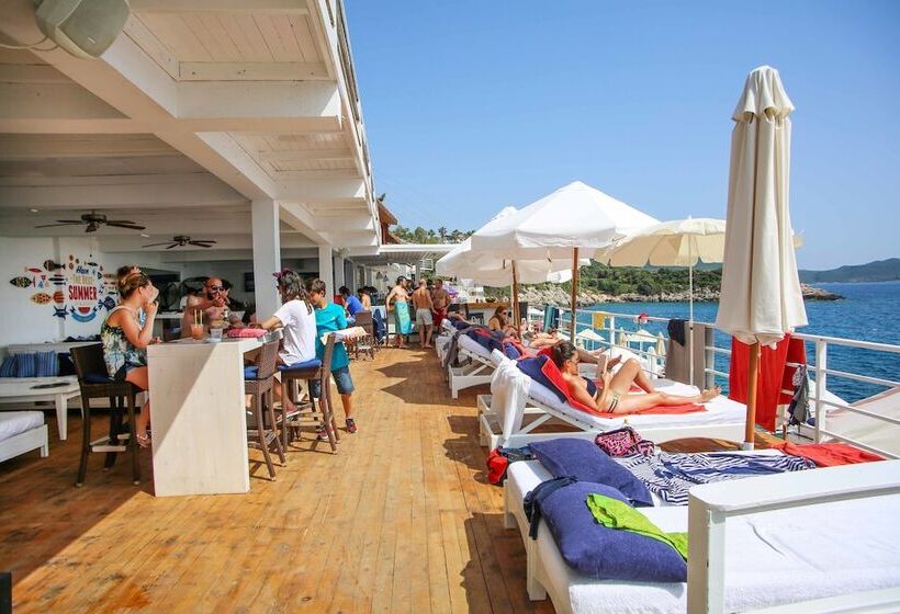 בית מלון כפרי Nur Beach