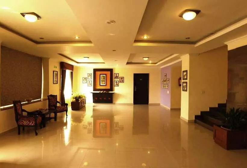 בית מלון כפרי Oyo Premium Civil Lines Dharamshala