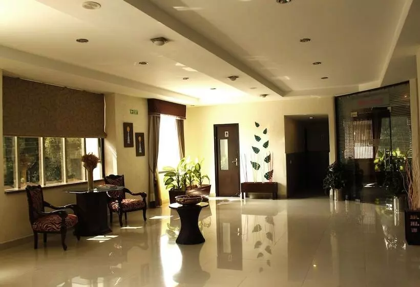 בית מלון כפרי Oyo Premium Civil Lines Dharamshala