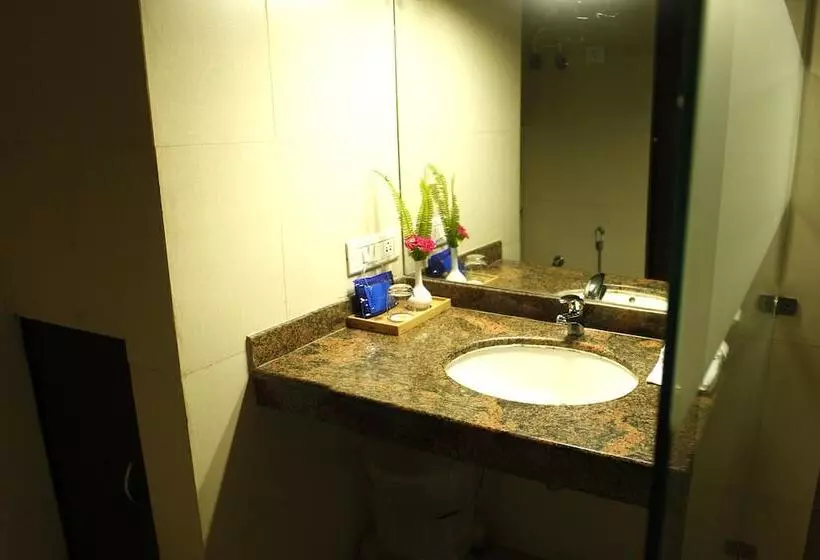 בית מלון כפרי Oyo Premium Civil Lines Dharamshala