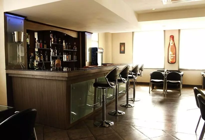 בית מלון כפרי Oyo Premium Civil Lines Dharamshala