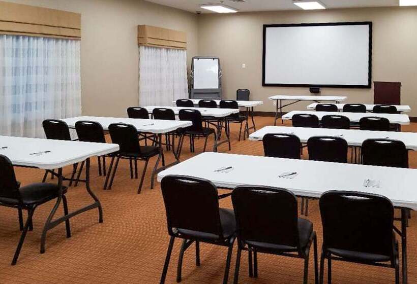 בית מלון כפרי Sleep Inn & Suites Belmont   St. Clairsville