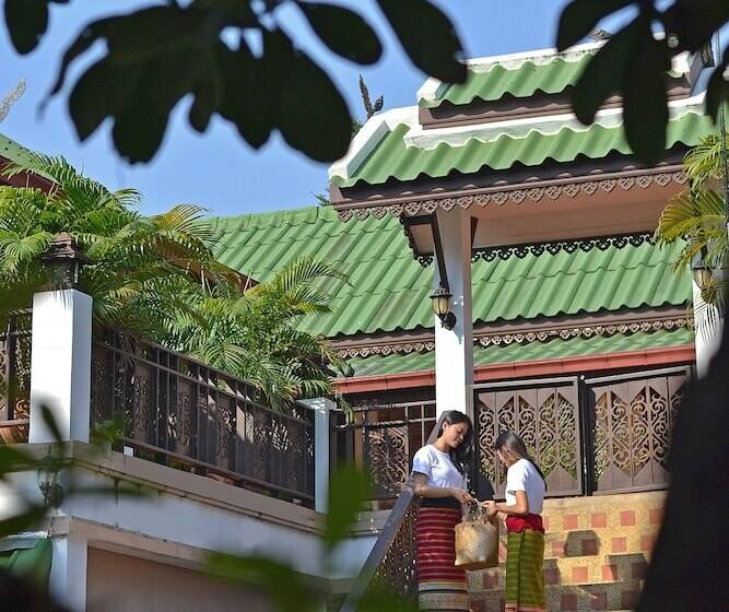 בית מלון כפרי Thai Thai Sukhothai Resort