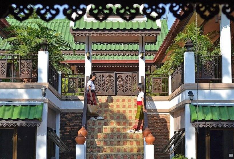 בית מלון כפרי Thai Thai Sukhothai Resort