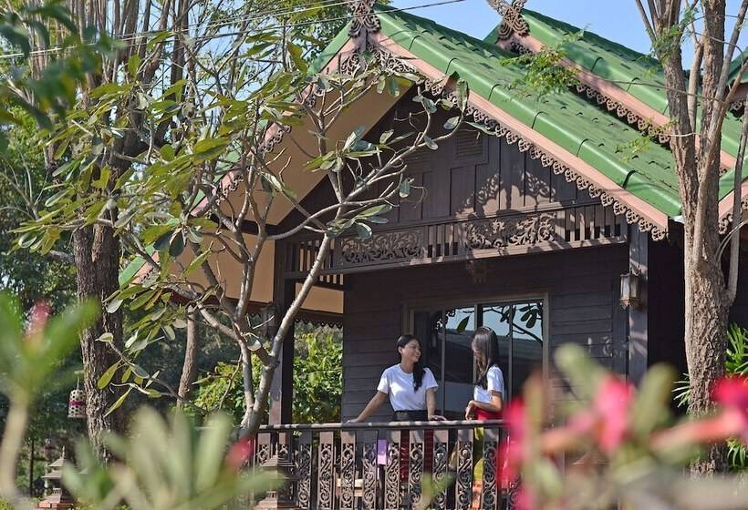 בית מלון כפרי Thai Thai Sukhothai Resort