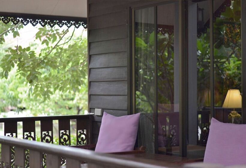 בית מלון כפרי Thai Thai Sukhothai Resort