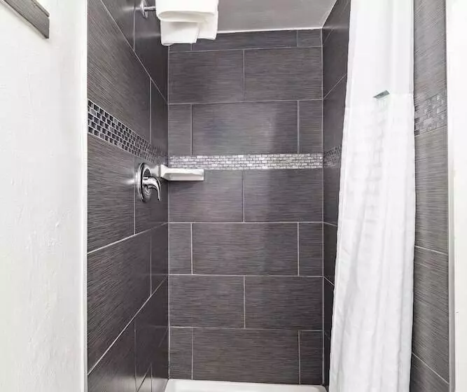 モーテル Travelodge By Wyndham Sacramento Convention Center