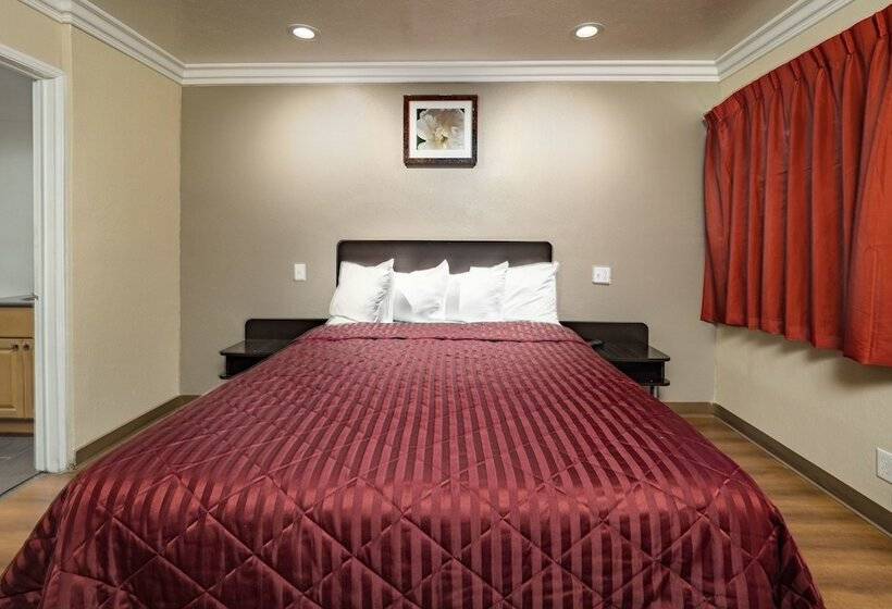 فندق على الطريق Travelodge By Wyndham Sacramento Convention Center