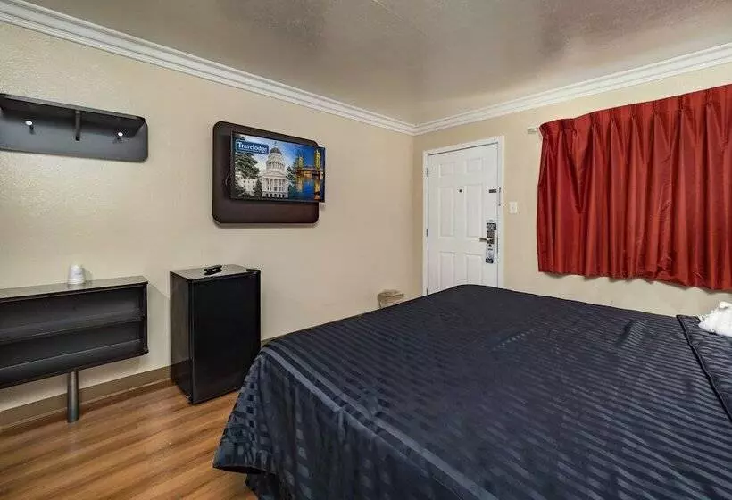 モーテル Travelodge By Wyndham Sacramento Convention Center