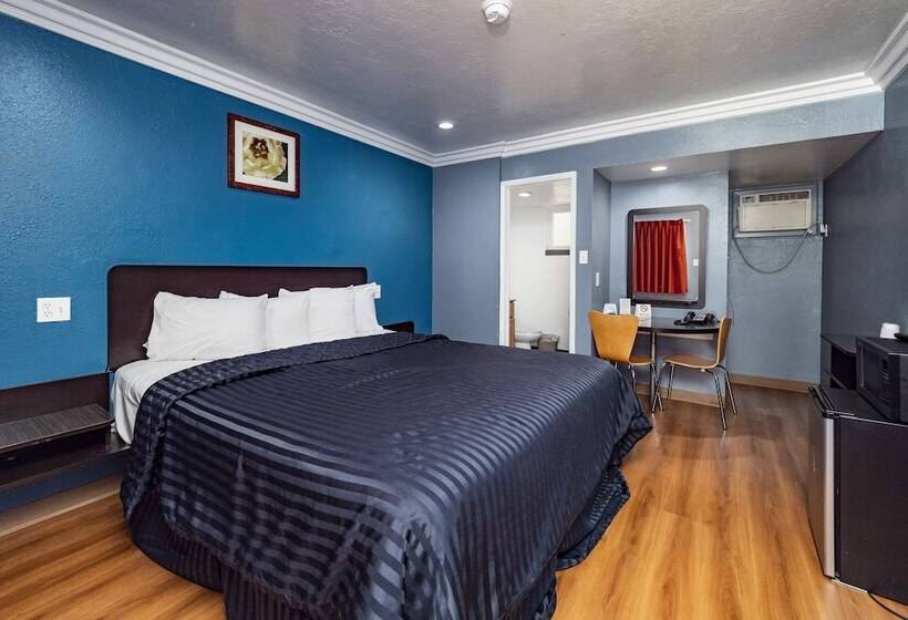 فندق على الطريق Travelodge By Wyndham Sacramento Convention Center