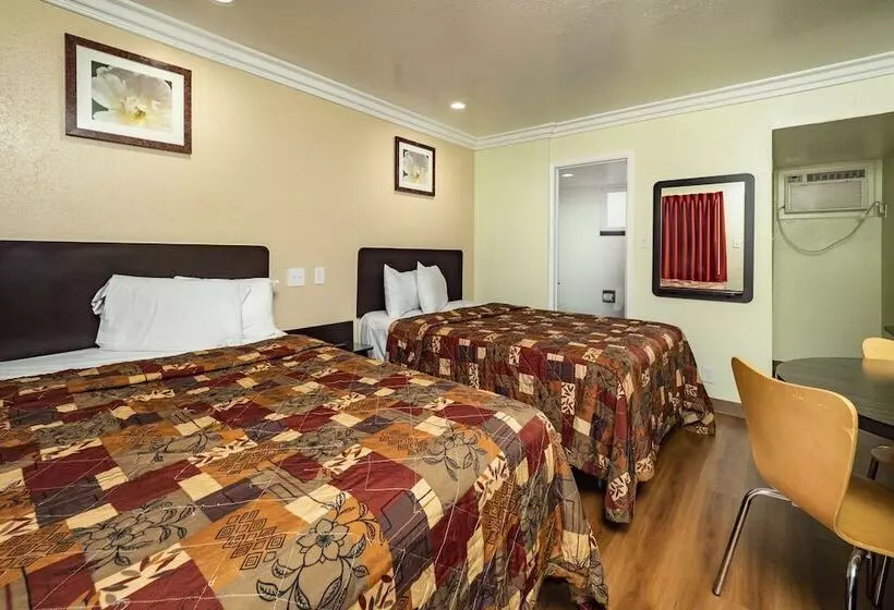 モーテル Travelodge By Wyndham Sacramento Convention Center