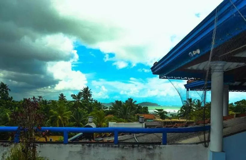 Pension (Hôtel basse catégorie) Castle Bay Resort