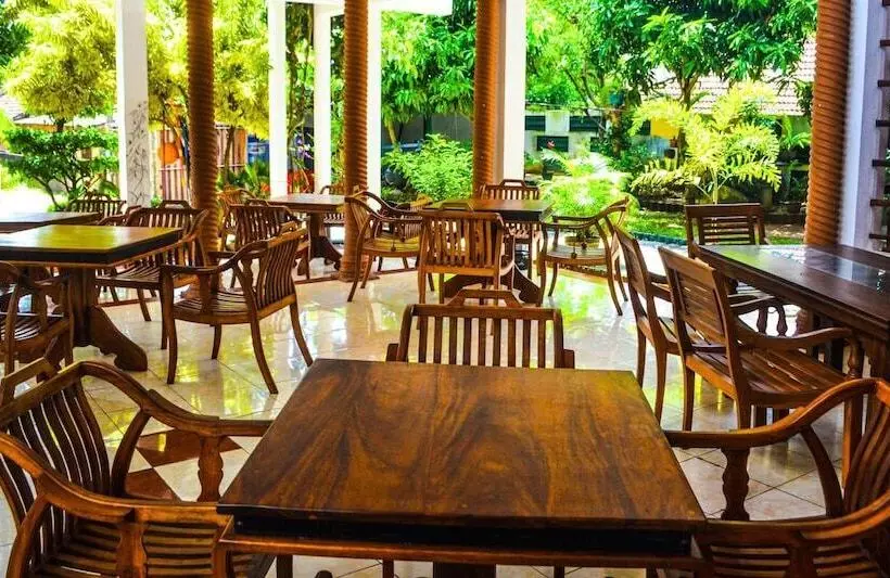 Pension (Hôtel basse catégorie) Castle Bay Resort